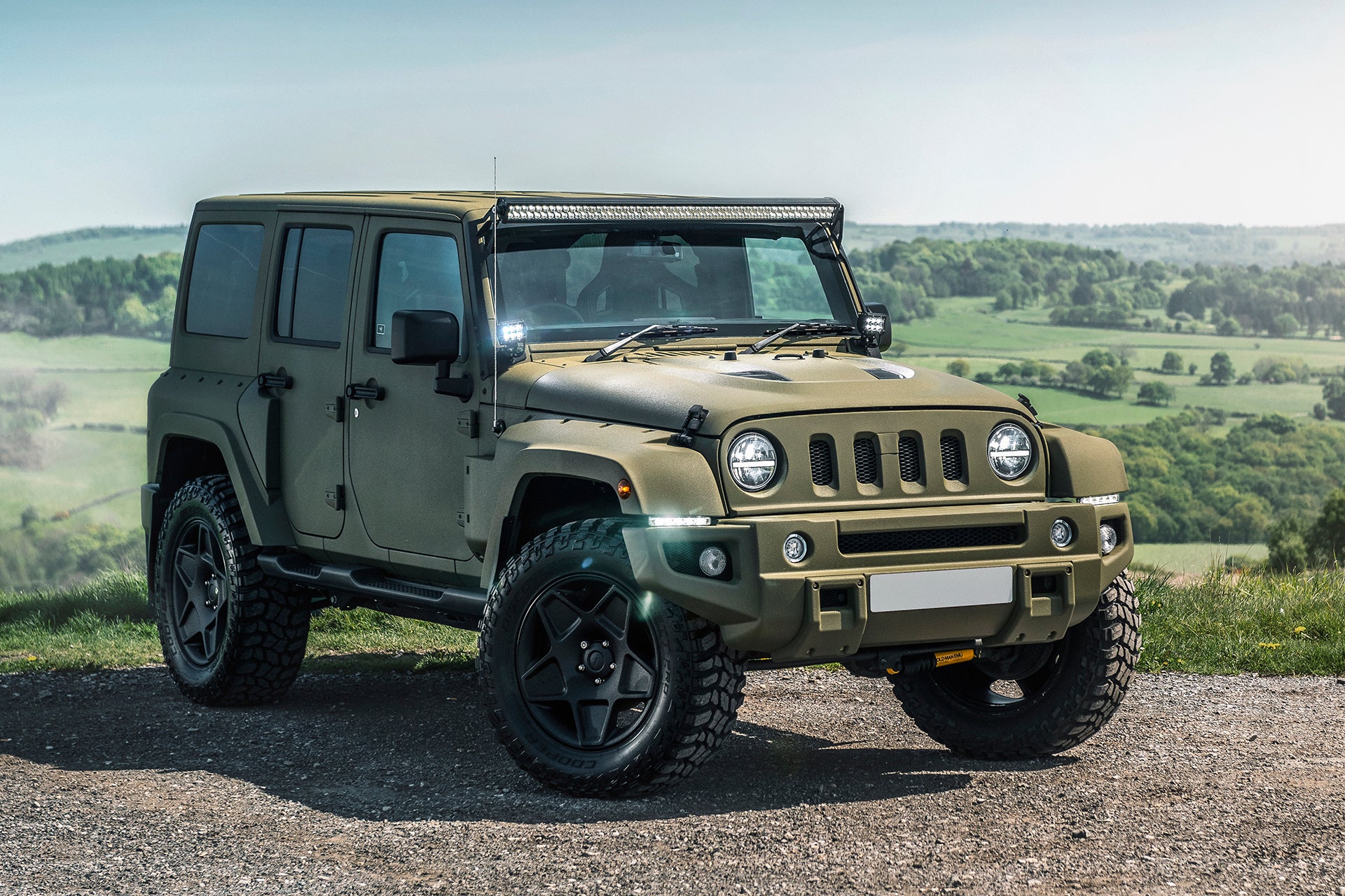 TAILOR-MADE: Wrangler JK Black Hawk Expedition