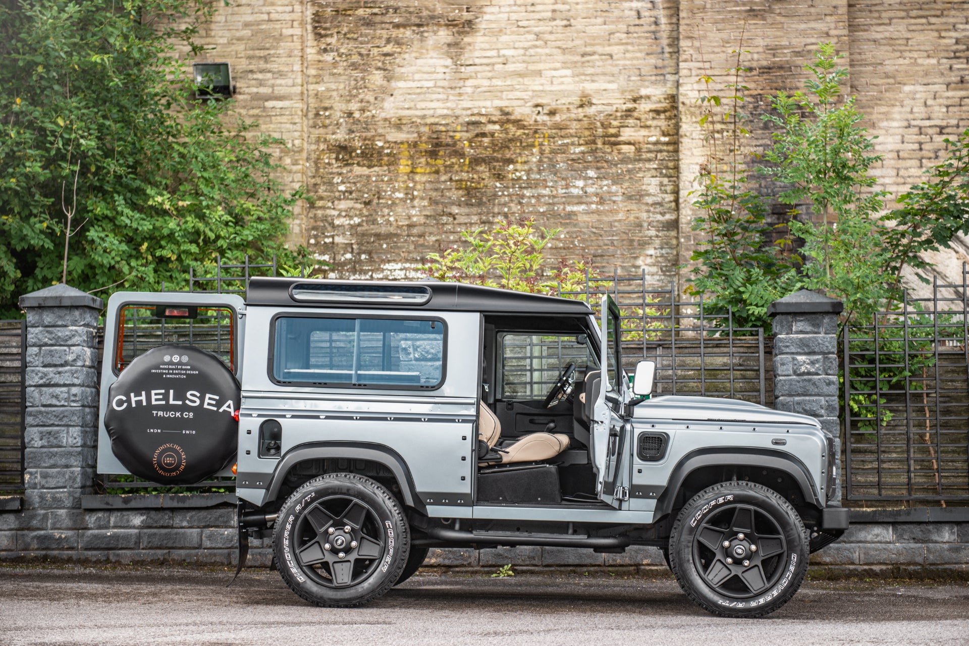 Dutch Rover Defender Conversions Classic Land Rover Defender 90 Wide Track Conversion - Project Kahn