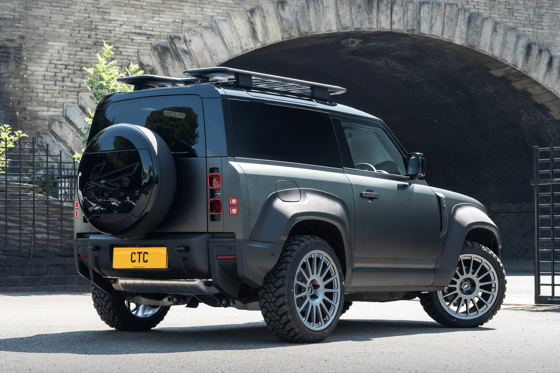 Defender 9 Land Rover Defender 90 - Concept 001 - Project Kahn