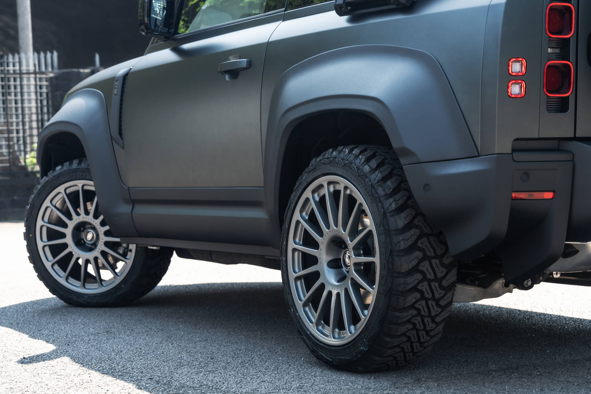 Defender 9 Land Rover Defender 90 - Concept 001 - Project Kahn