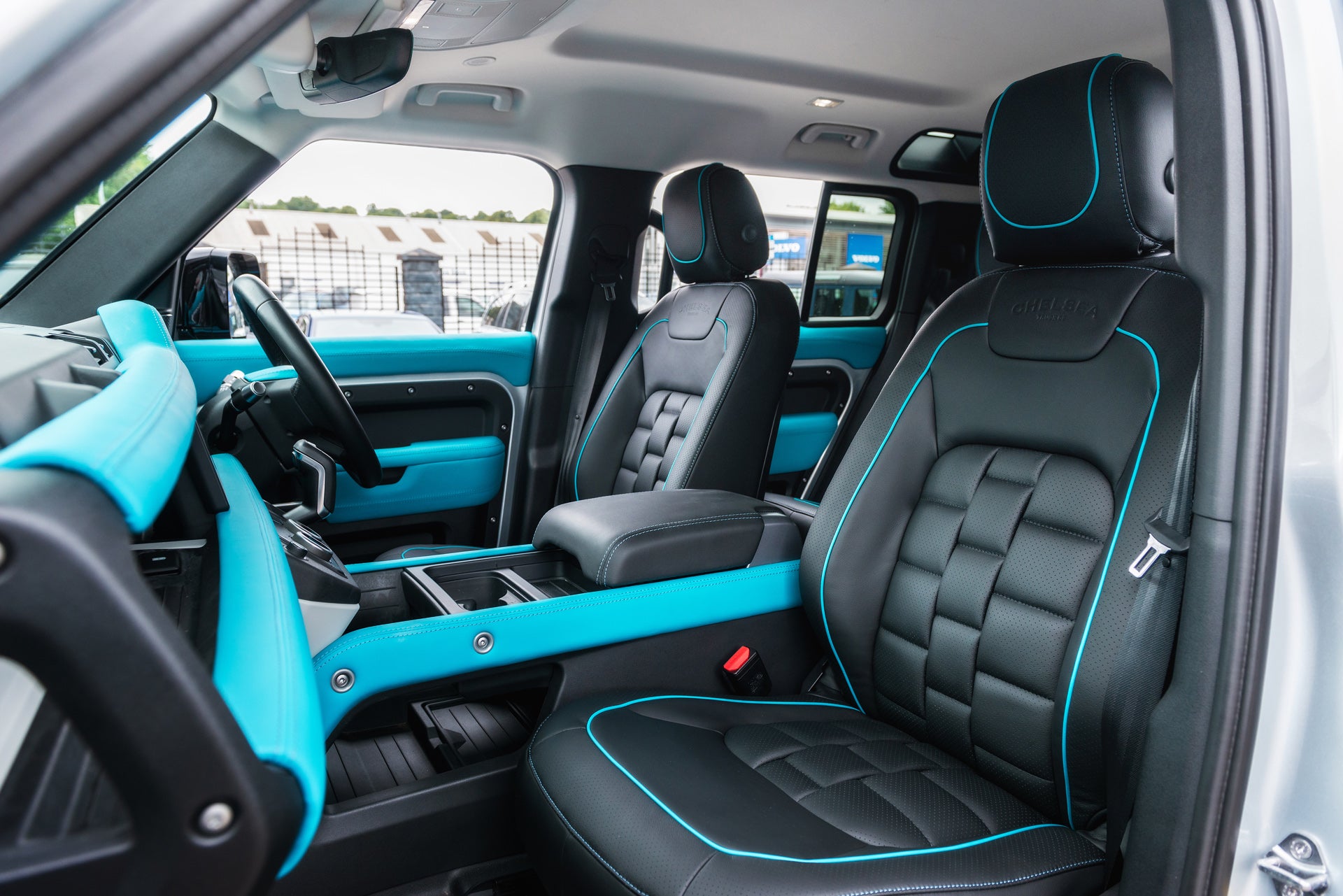 Tiffany-Inspired Blue over Black 3D Modualr Interior for Land Rover Defender 110