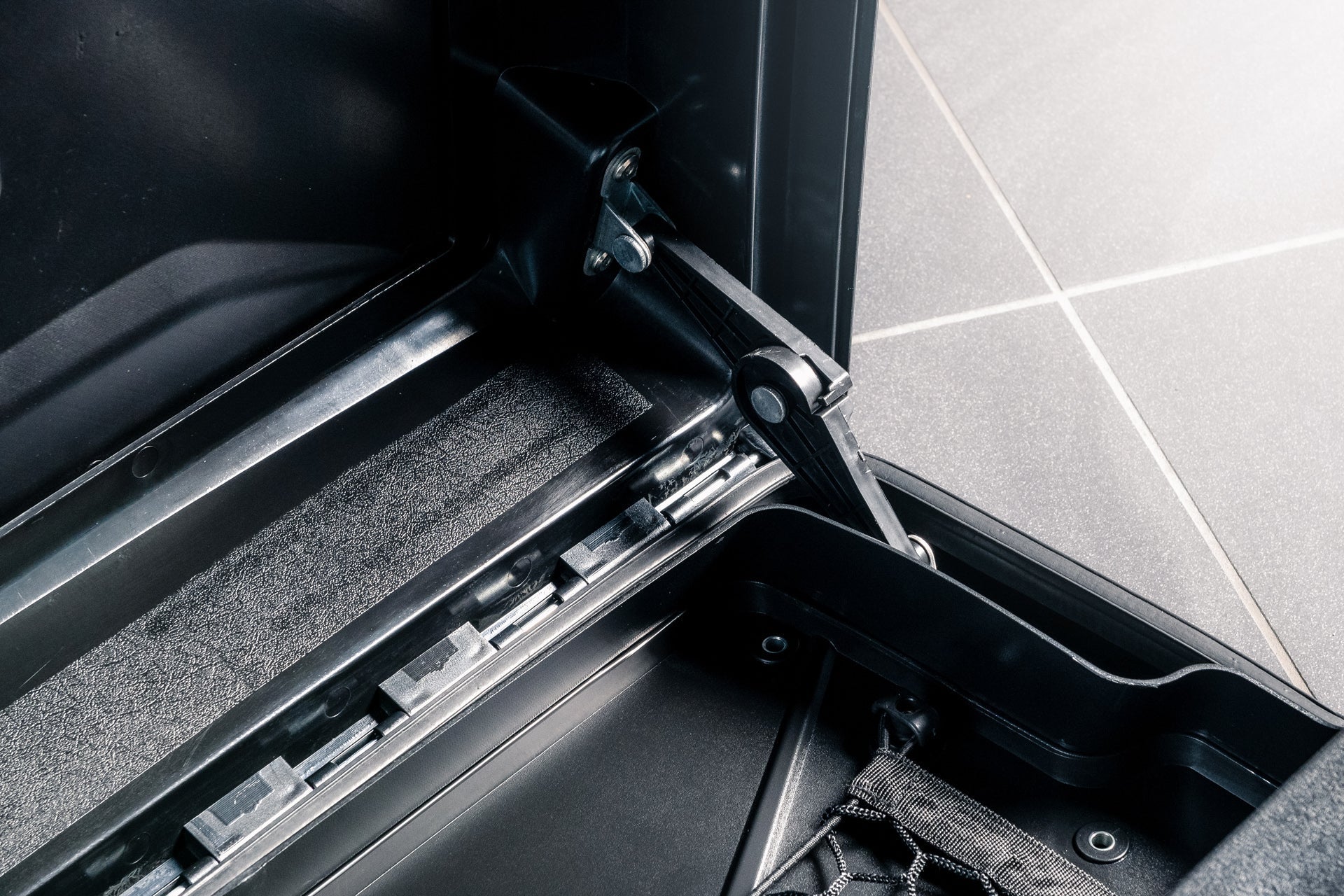 Land Rover Defender (2020 Onwards) Side-mounted Storage Box - Project Kahn
