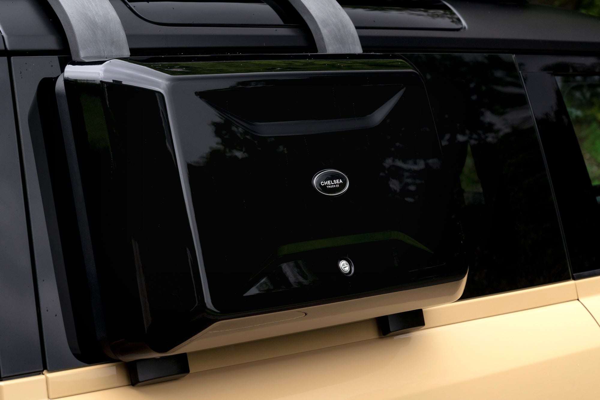 Land Rover Defender (2020-Present) Side-mounted Storage Box