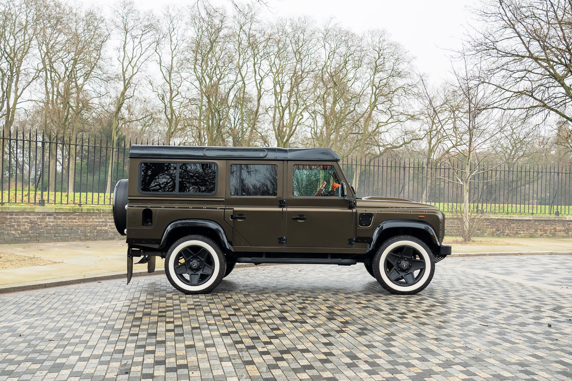 Defender 110 Kit Land Rover Defender 110 | Wide Track Body Kit | Project Kahn