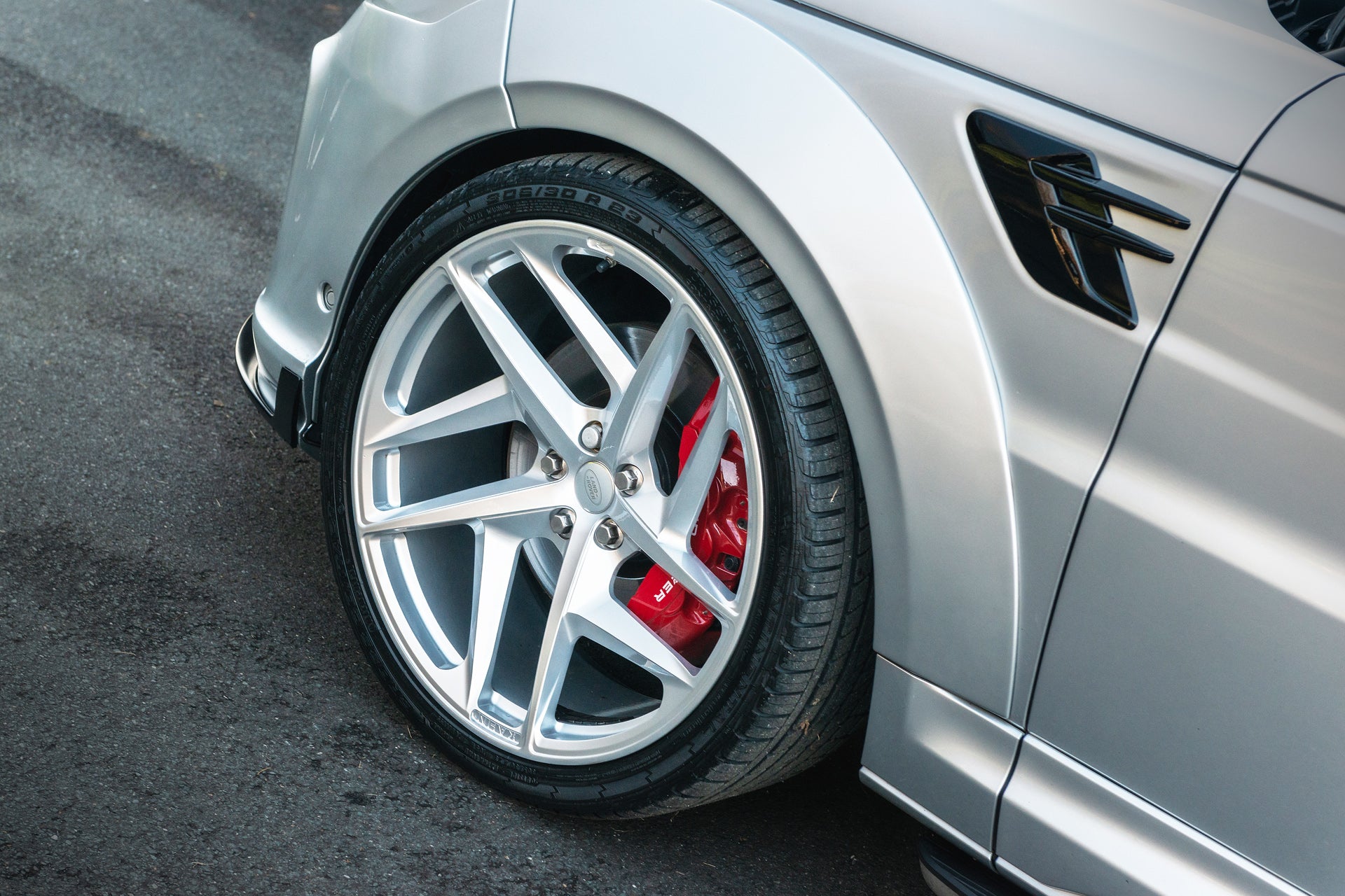 Range Rover Sport SVR Pace car - Silver Exterior - Project Kahn