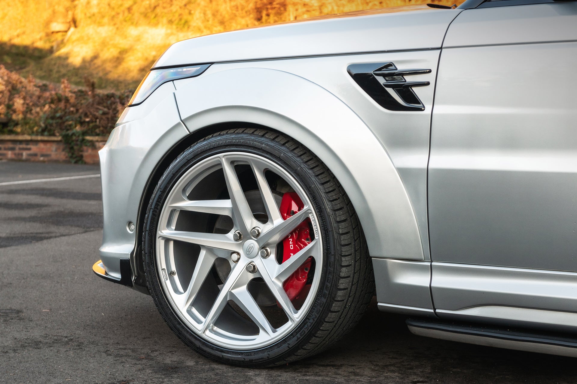 Range Rover Sport SVR Pace car - Silver Exterior - Project Kahn