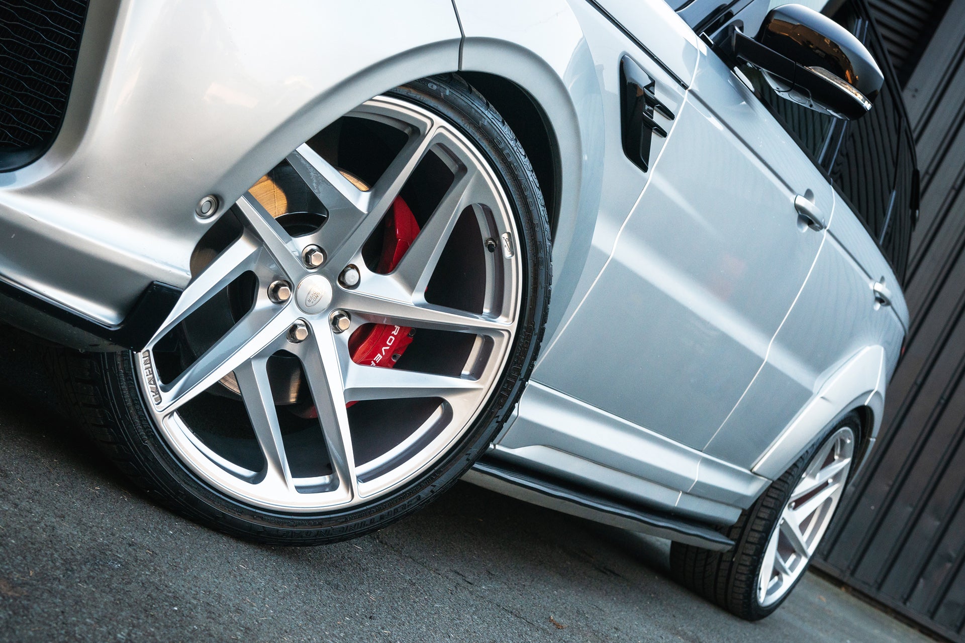 Range Rover Sport SVR Pace car - Silver Exterior - Project Kahn
