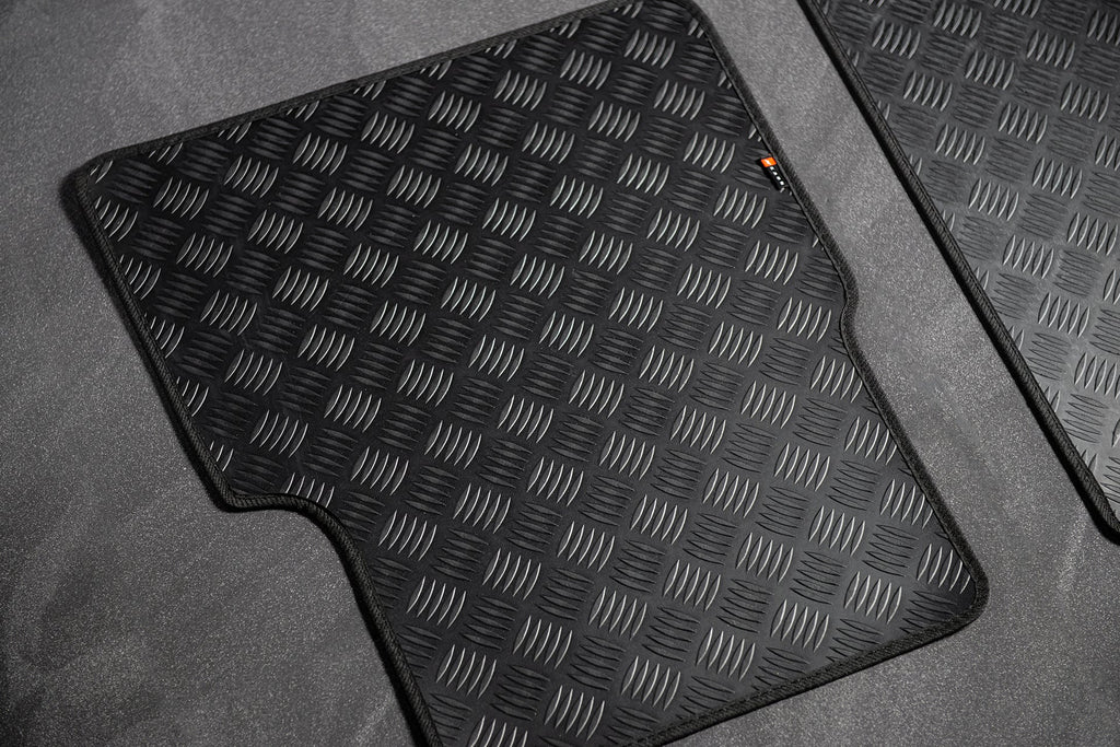 LAND ROVER DEFENDER 110 (1991-2016) CHEQUERED RUBBER FLOOR MATS ...