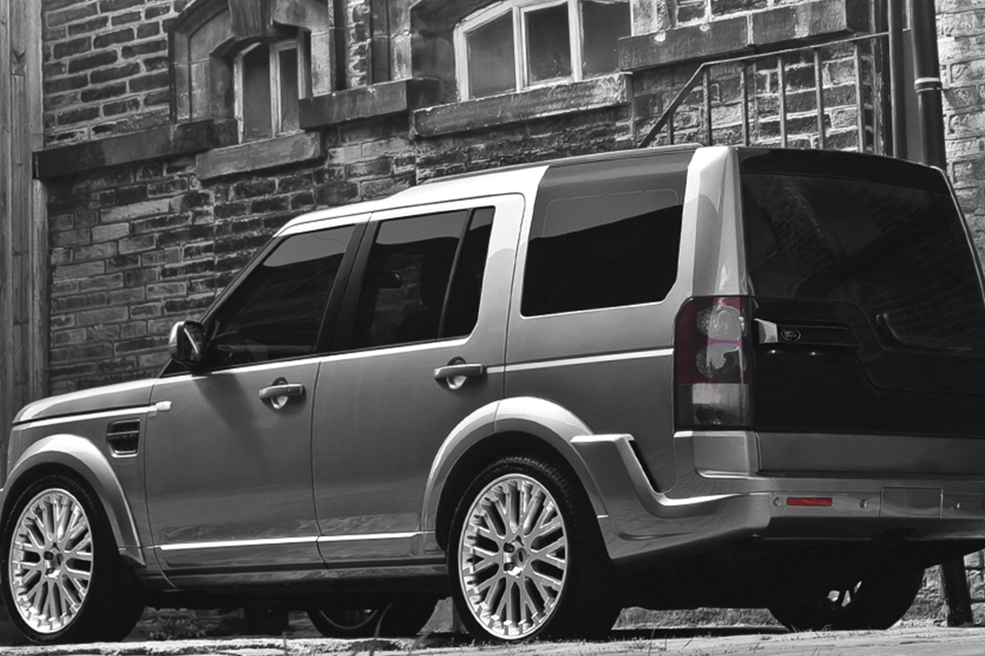 Land Rover Discovery (2009-2013) Exterior Styling Pack by Kahn - Image 1574