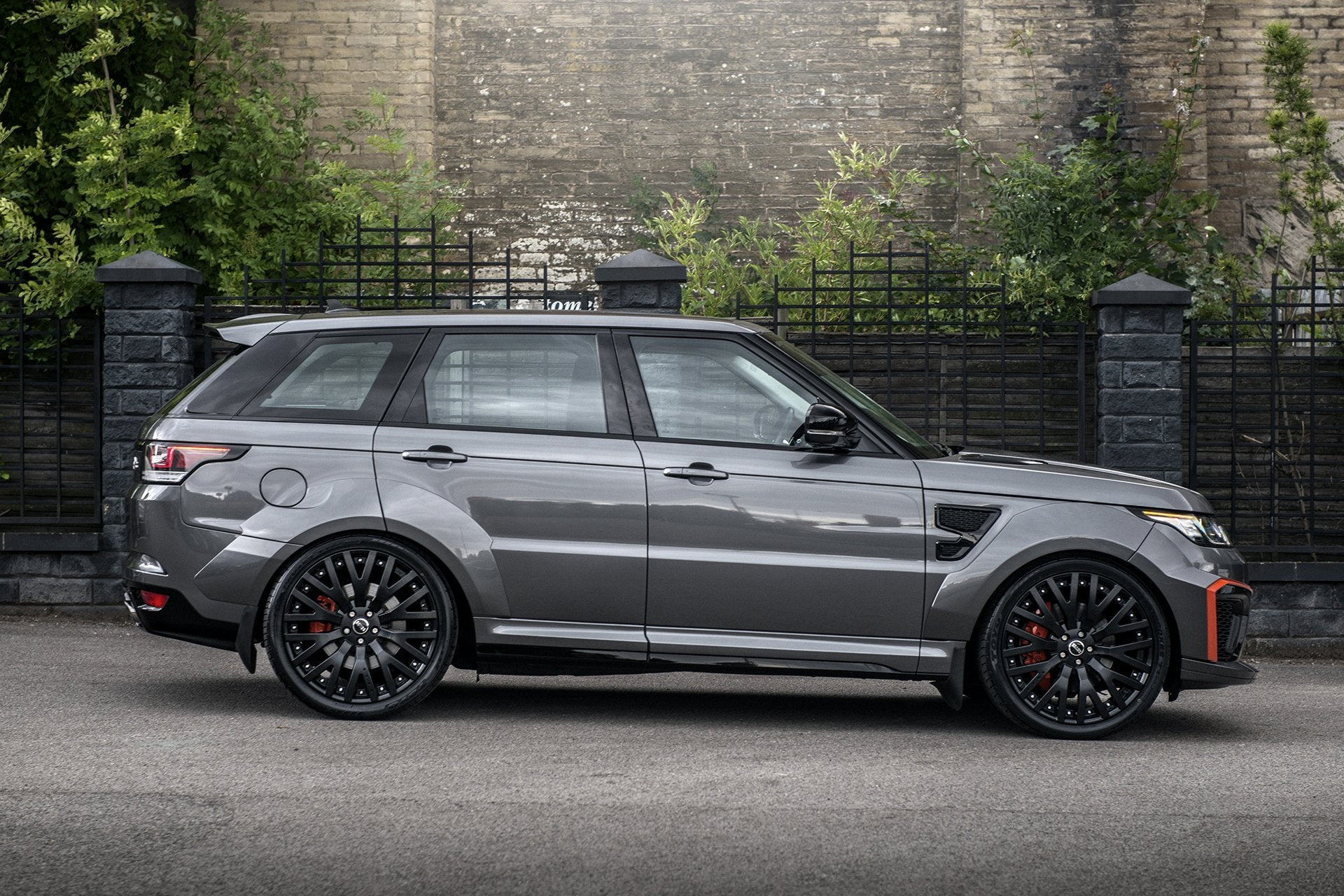 Range Rover Sport SVR - Exterior Grey - Project Kahn