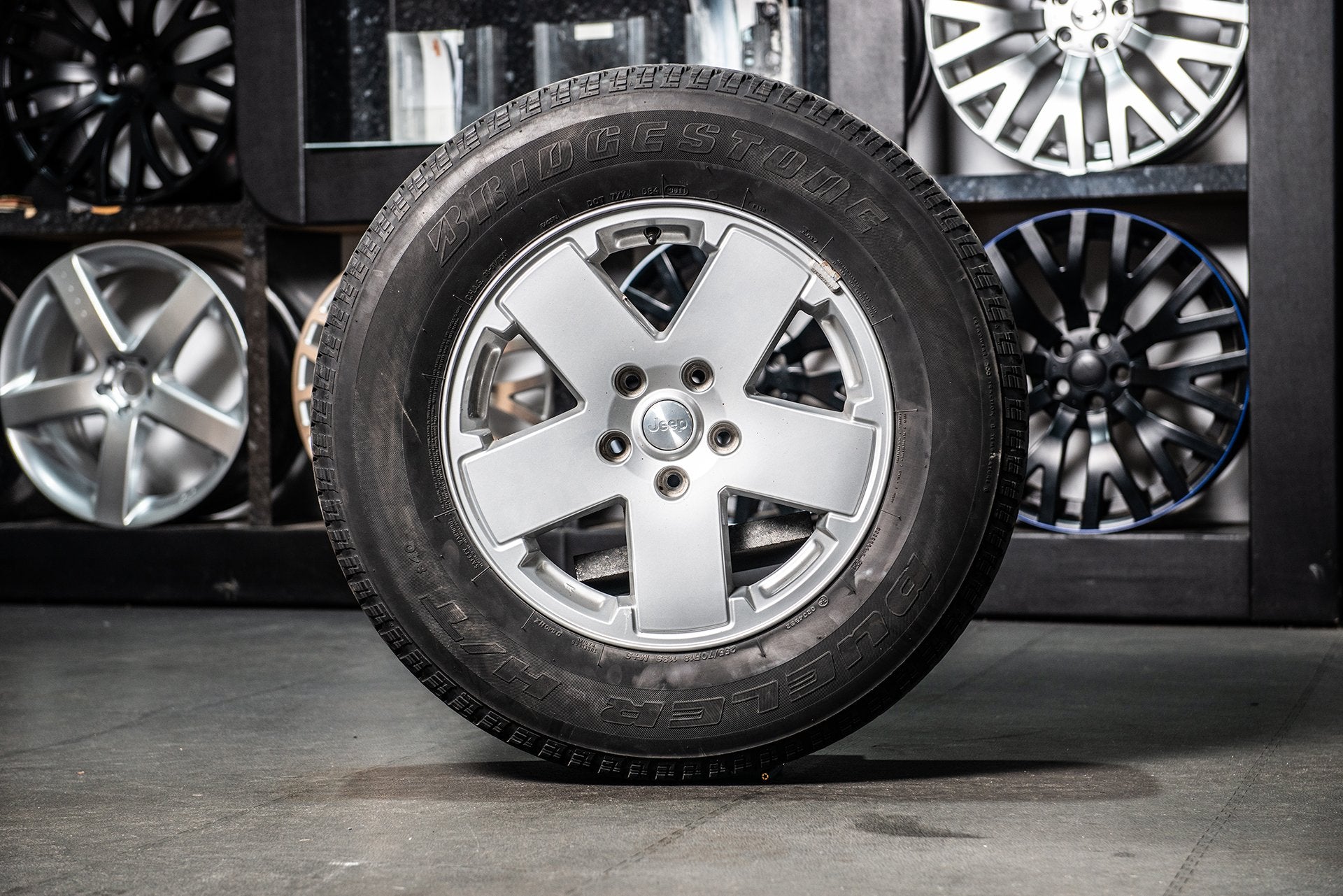 Jeep Wrangler JK (2007-2018) Original Wheels & Tyres - Project Kahn