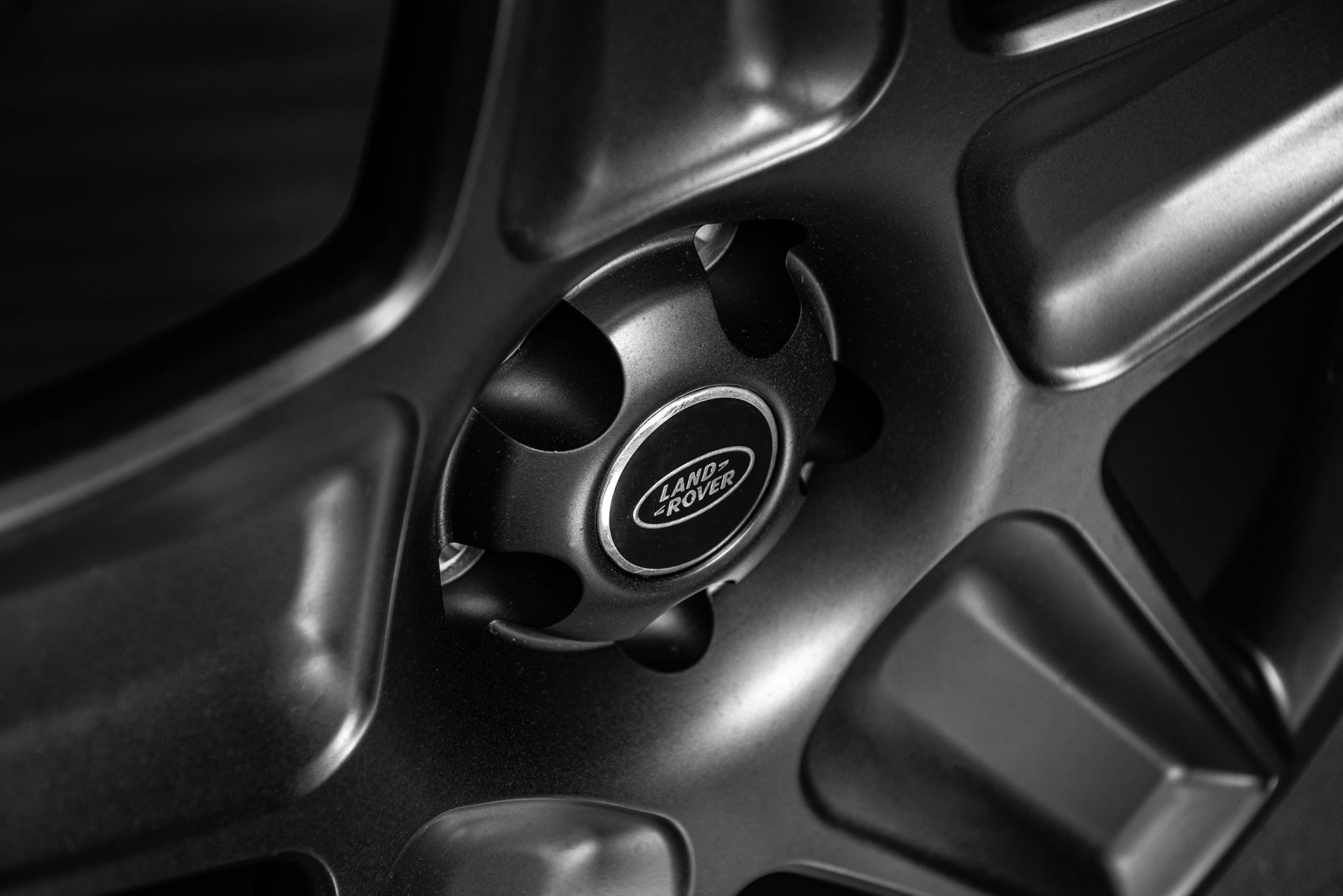 Land Rover Defender | Mondial Retro Alloy Wheels | Project Kahn