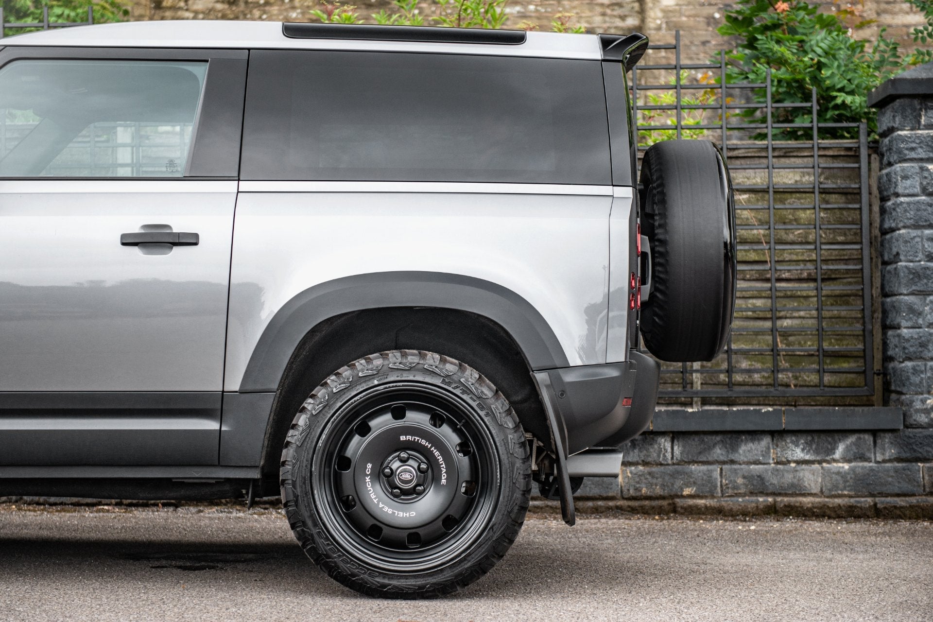 Range Rover Sport (2013-2018) | Overland Steel Wheels | Kahn - Project Kahn