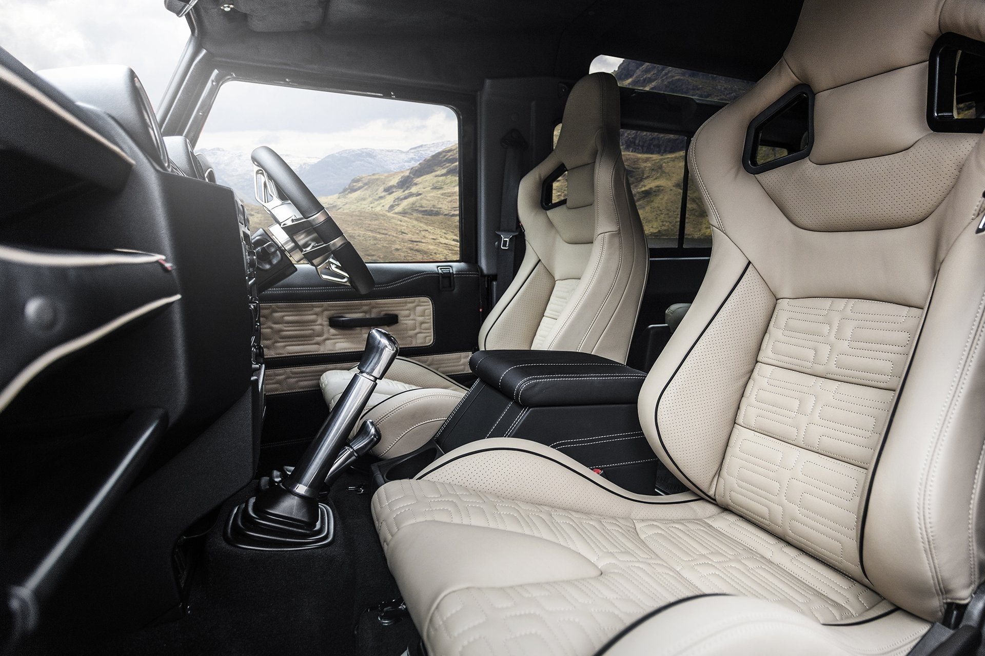 Side view of the Defender 90 interior color options tailored by kahn

