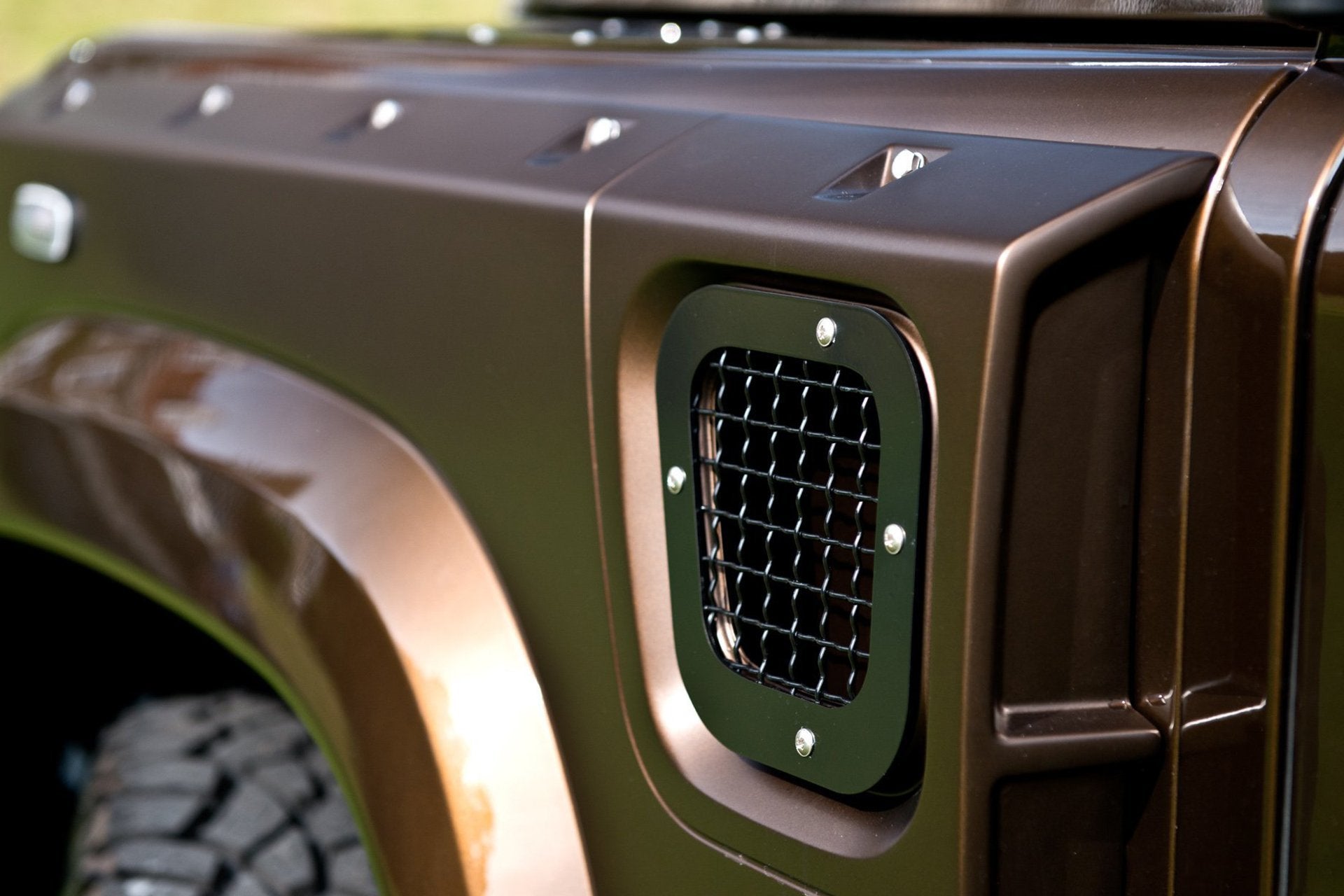 Defender Rear Mesh Gate Land Rover Defender Side Vents With Stainless Steel Mesh (Pair ...