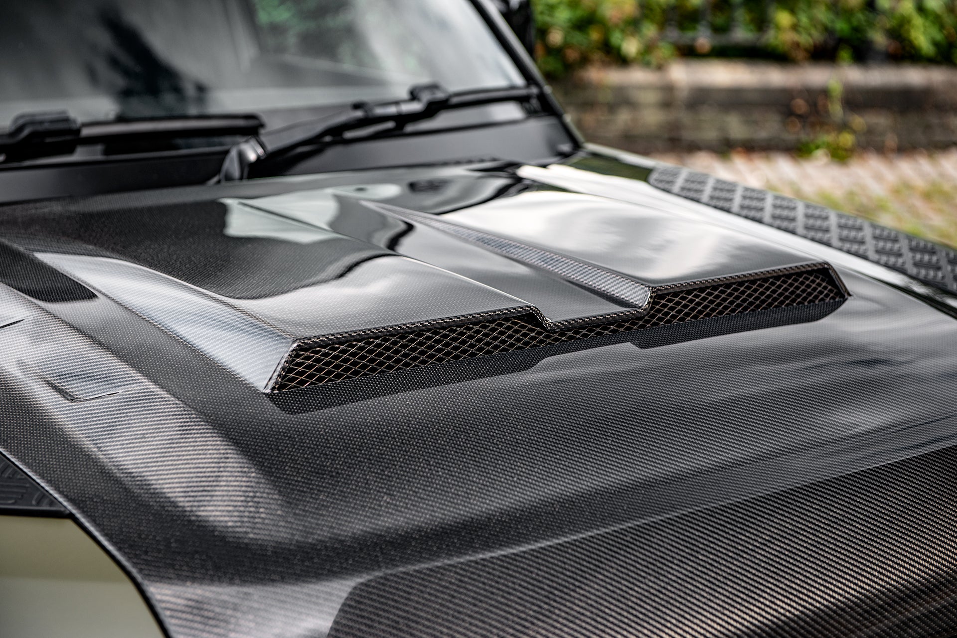 Land Rover Defender (2020 Onwards) Exposed Carbon Vented Bonnet ...