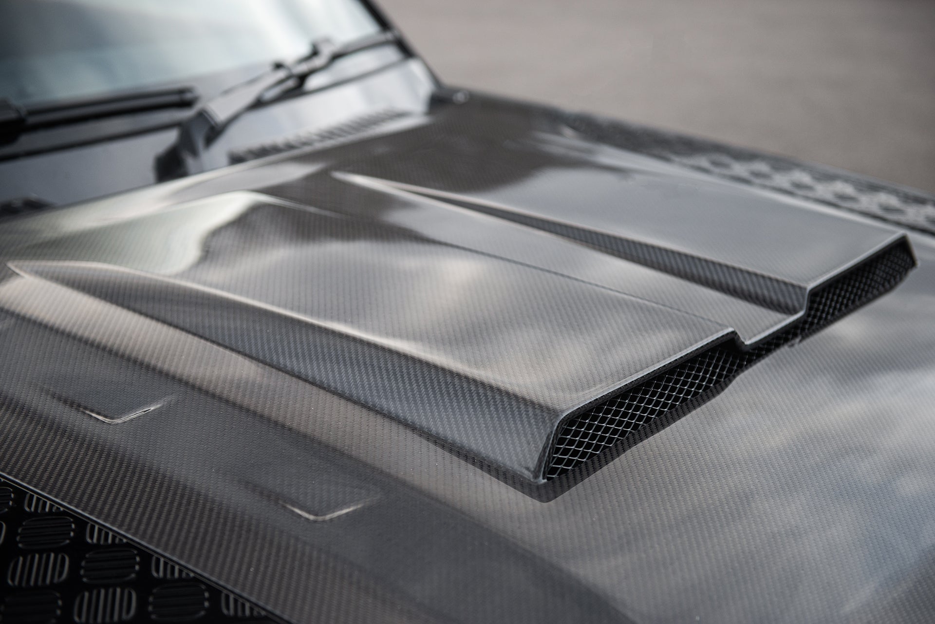 Land Rover Defender (2020 Onwards) Exposed Carbon Vented Bonnet ...