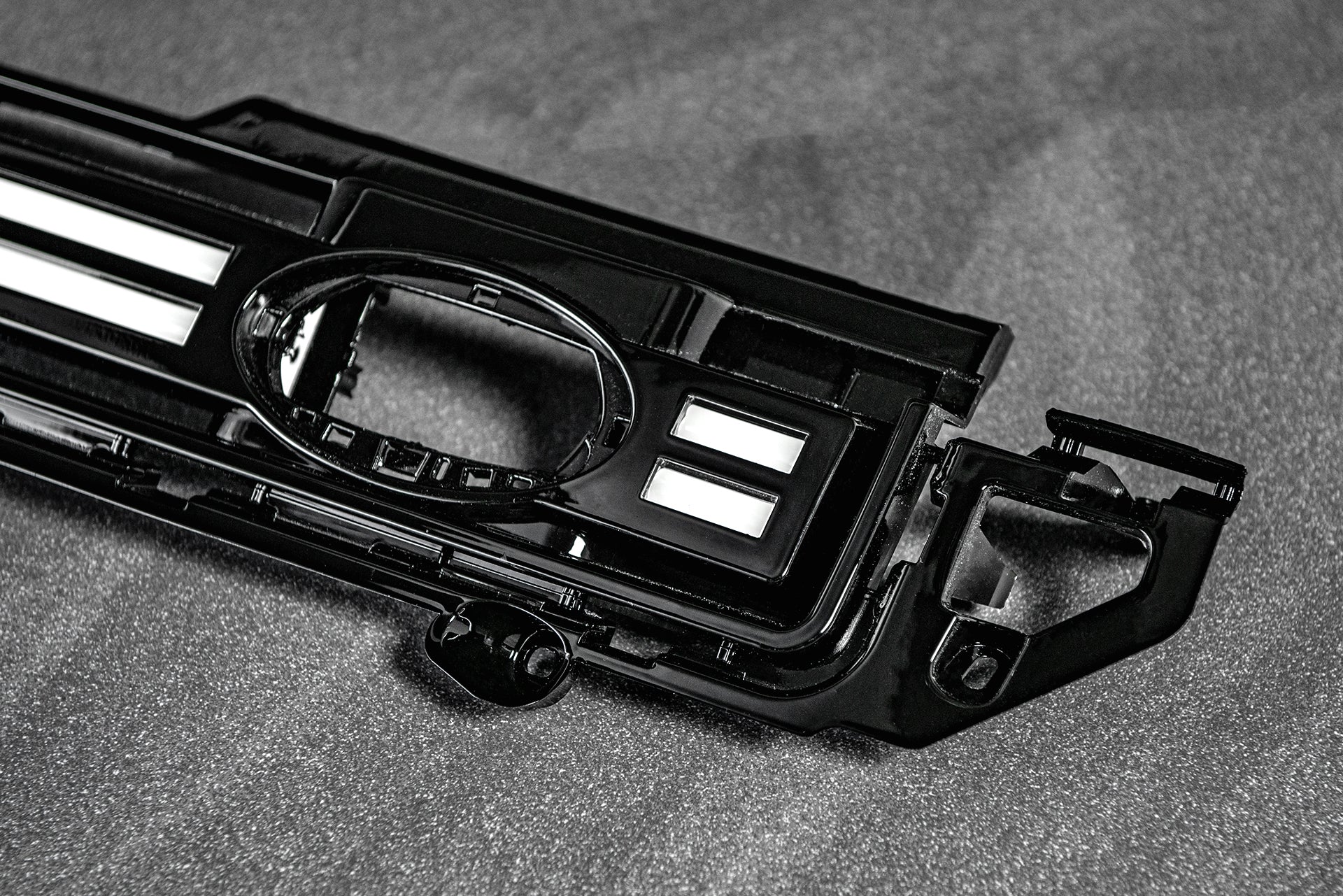 Land Rover Defender (2020-Present) Grille with LED | Project Kahn