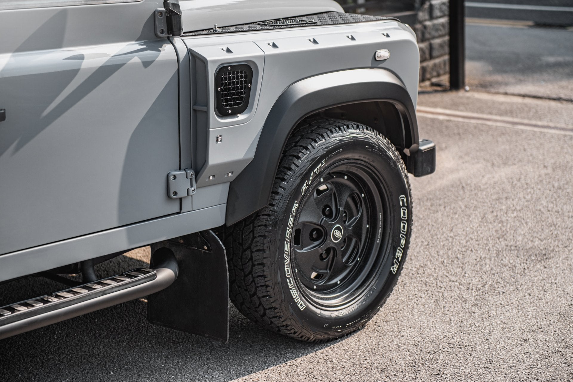 Land Rover Defender | Alloy Wheel 1970 | Chelsea Truck Co - Project Kahn