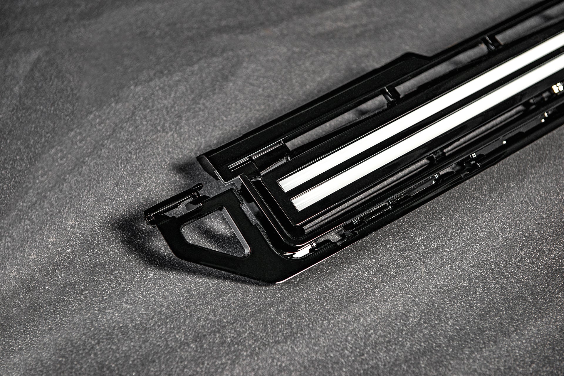 Land Rover Defender (2020-Present) Grille with LED | Project Kahn