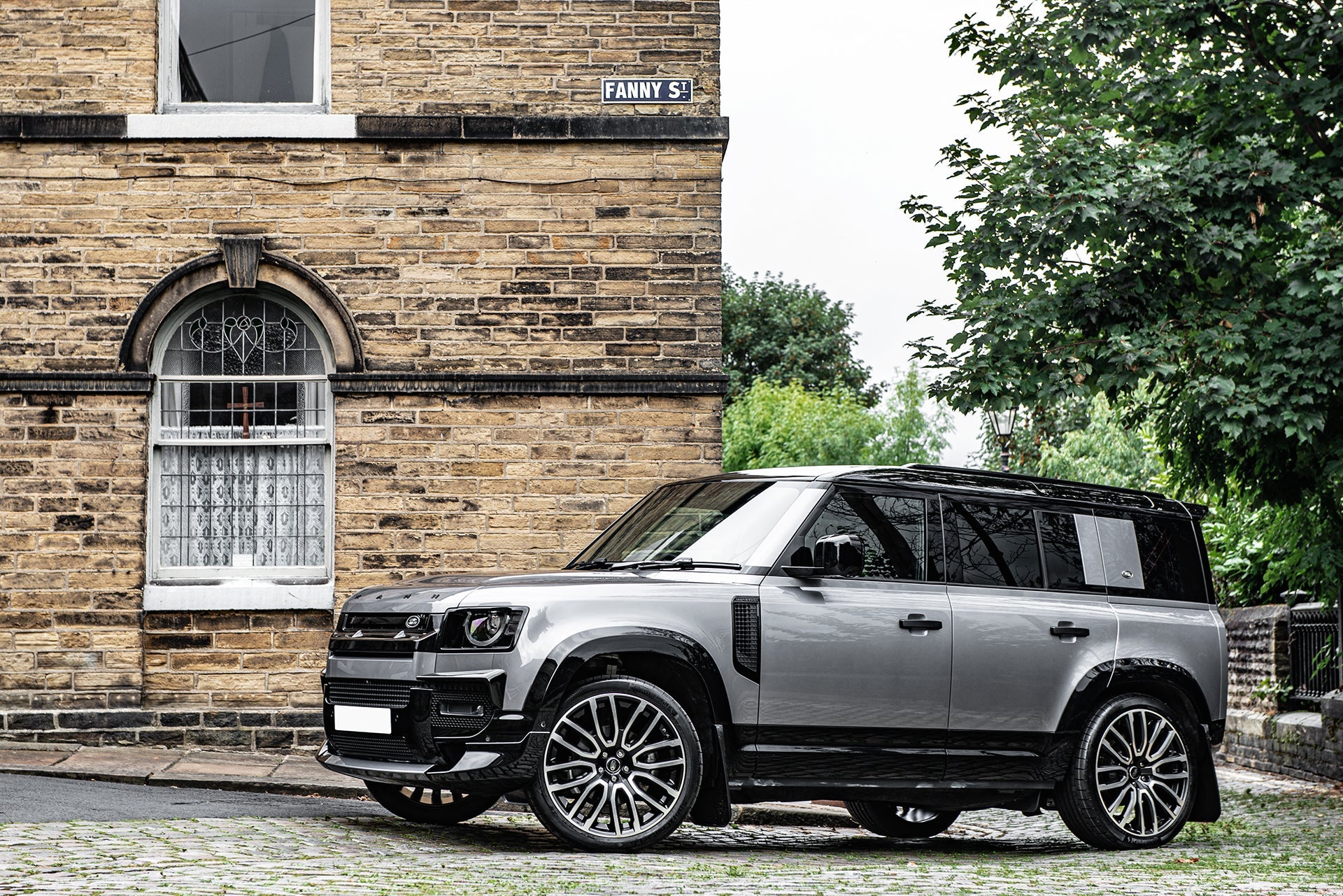 Land Rover Defender 110 - Silver Exterior - Project Kahn