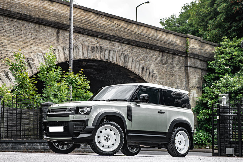 Defender's (2020 - Present ) Classic Touch British Heritage RS Alloy wheels 