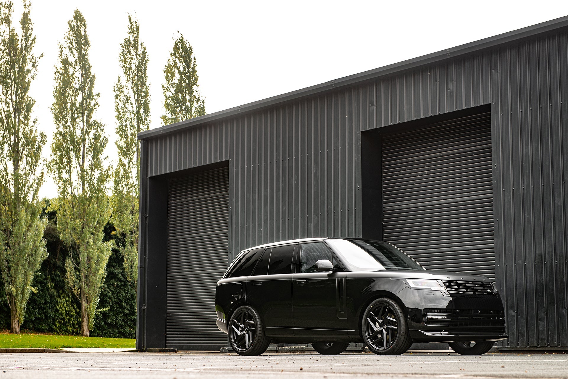 Range Rover 2022 - Black Exterior - Project Kahn