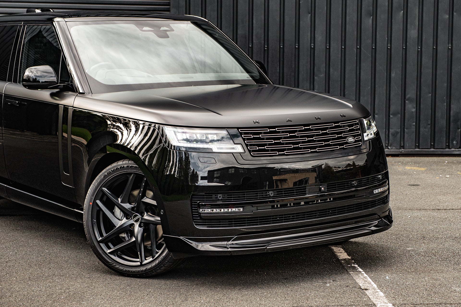 Land Rover Negra Range Rover 2022 - Black Exterior - Project Kahn