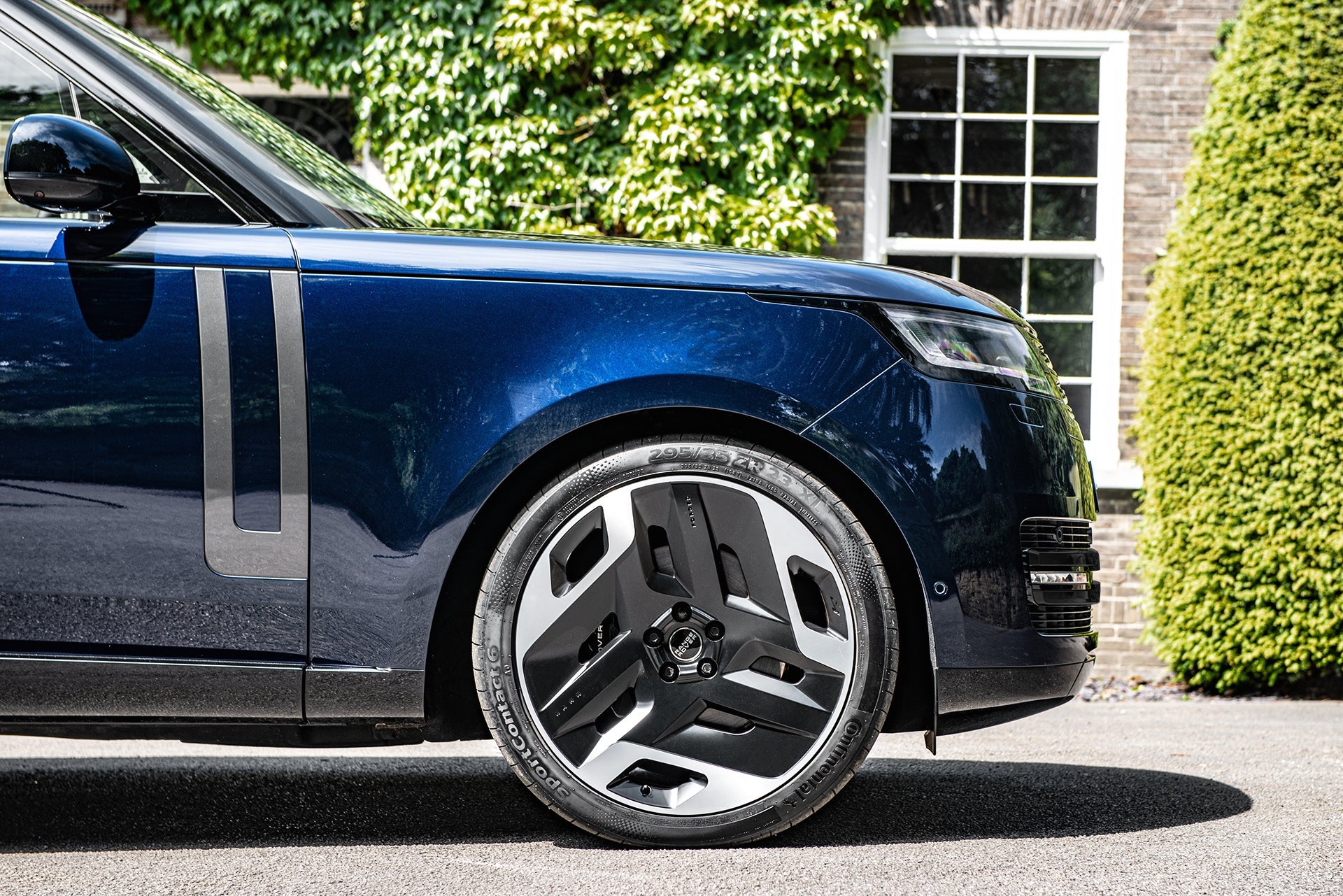 Range Rover 2022 with a Blue Exterior & Conversions | Tailored By Kahn ...